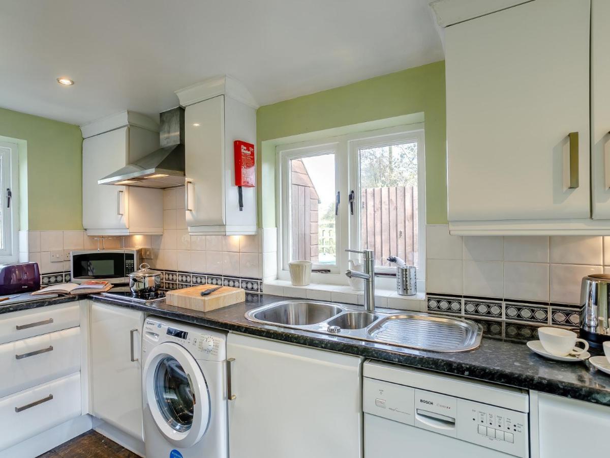 1 Bed In Fenny Bentley 80376 Villa Exterior photo